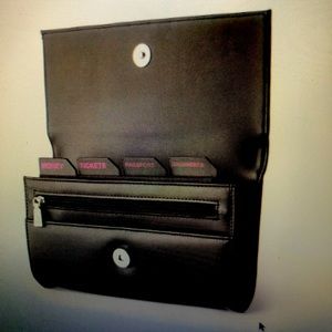 Glamaholic travel wallet black x pink.